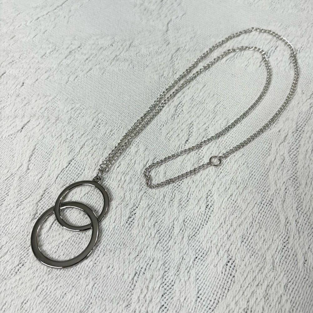 Elegant Silver Interlocking Circle Necklace Long Chain Layering